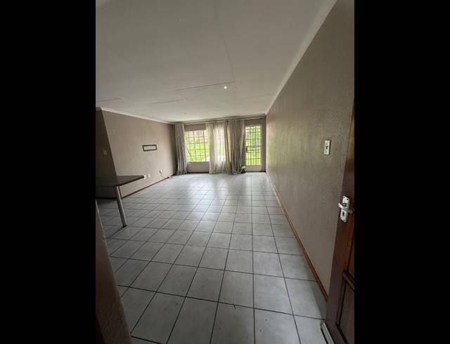 3 BEDROOM HOUSE FOR SALE IN COUNTRY VIEW